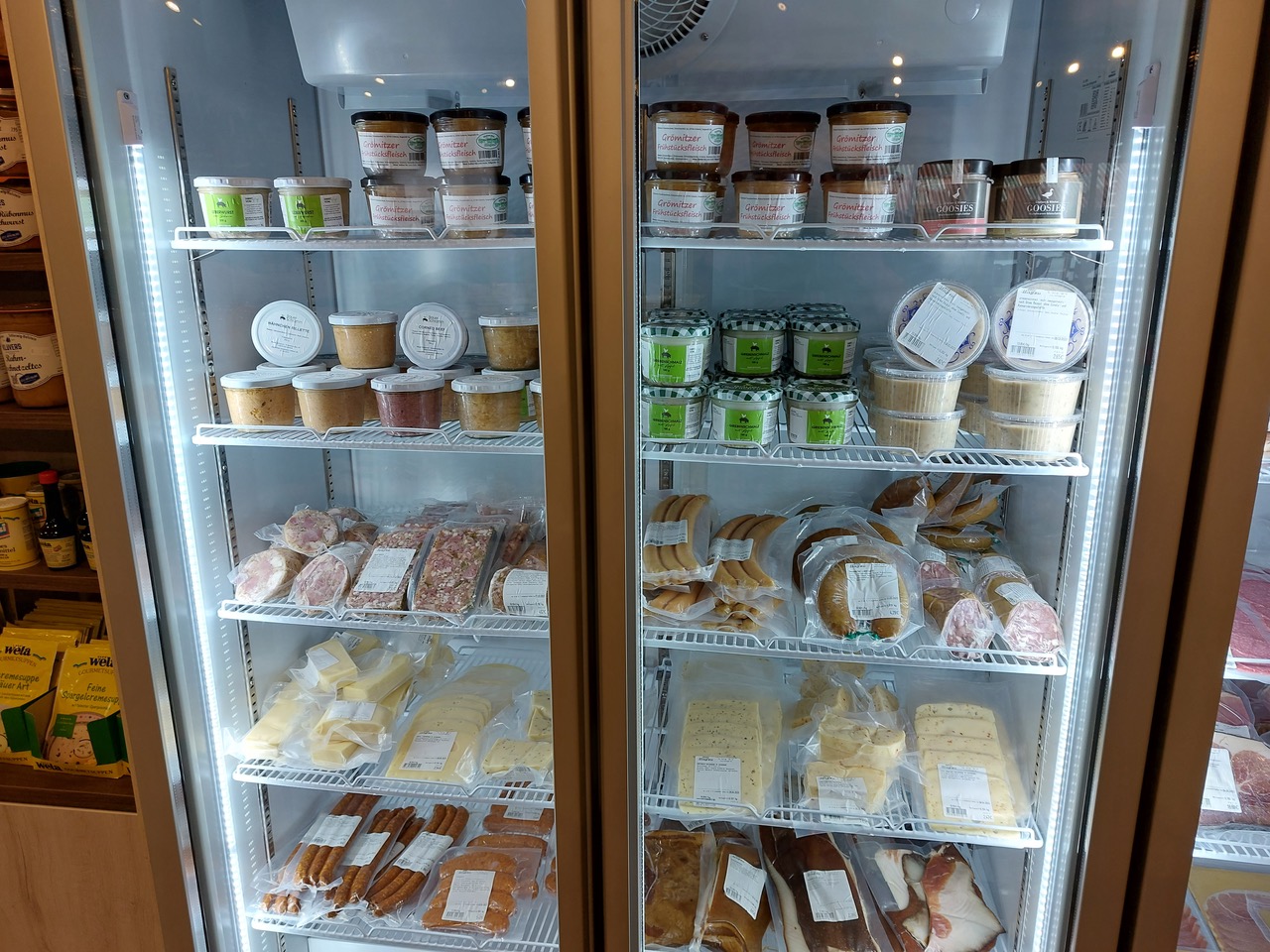 Leckere Wurst- und Käsespezialitäten