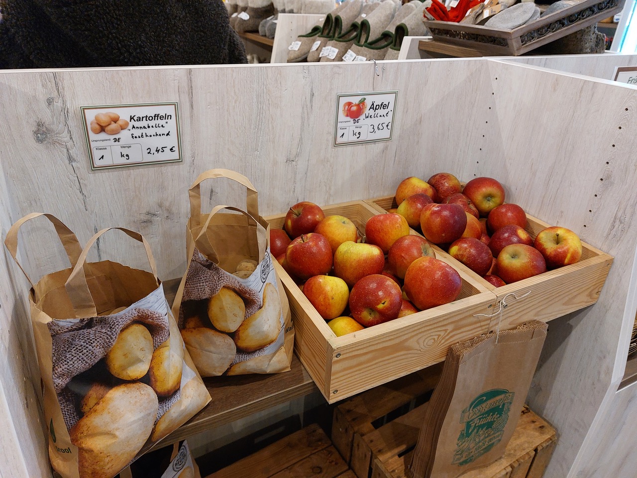 Kartoffel und Äpfel aus der Region